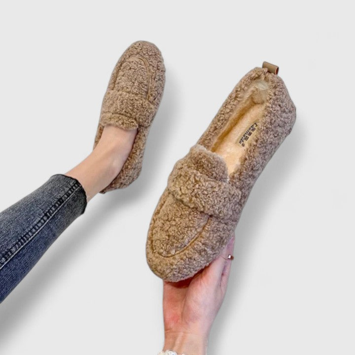 Elara™ | Elegant Lambswool Slippers
