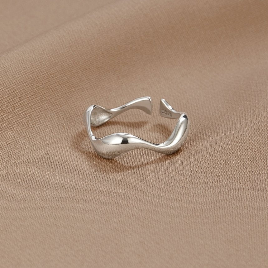 Elara™ | Minimalist Stainless Steel Ring