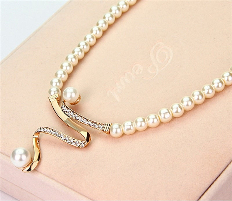 Elara™ | Pearl Necklace Set