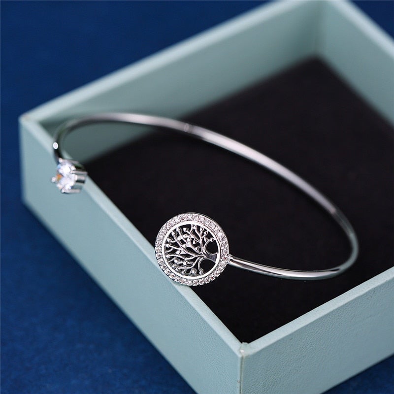 Elara™ | Eternity Stylish Bracelet