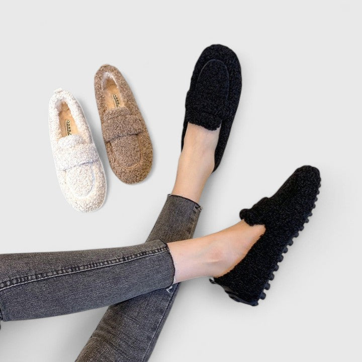 Elara™ | Elegant Lambswool Slippers