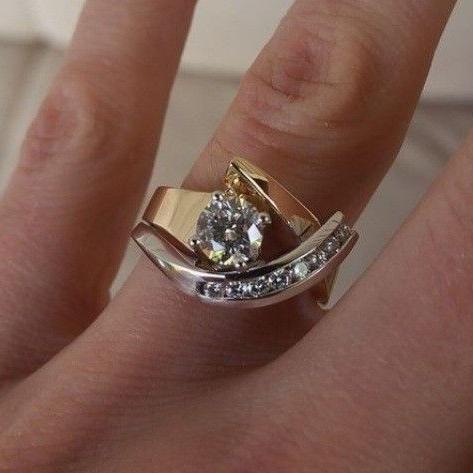 Elara™ | Asymmetrical Ring Elegant