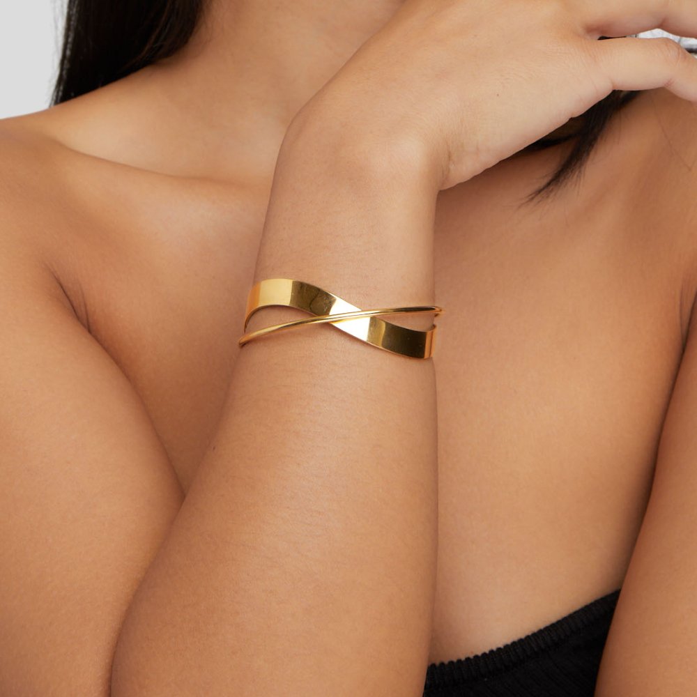 Elara™ | Gold Stainless Steel Bangle