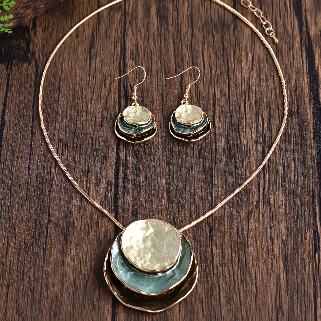 Elara™ | Golden Layered Set